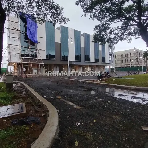 Ruko siap pakai jalur poros Summarecon Makassar lokasi strategis bisnis Ruko 3 lantai