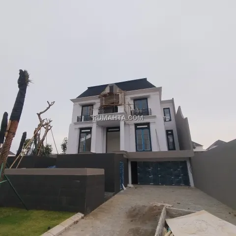 Rumah Mewah Summarecon Royal Jade dilengkapi dengan Lift dan Kolam Renang dalam