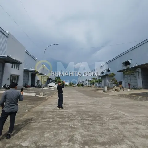 Gudang Plus Kantor Siap Bangun Makassar Lebar 8 Lokasi Strategis dalam Cluster