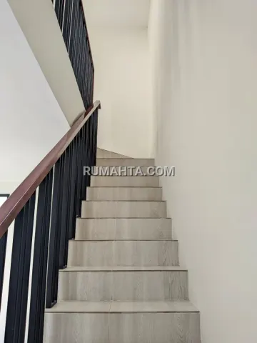 Rumah Modern Dekat Btp & Kampus Unhas – 2 Lantai 4 Kamar Tidur