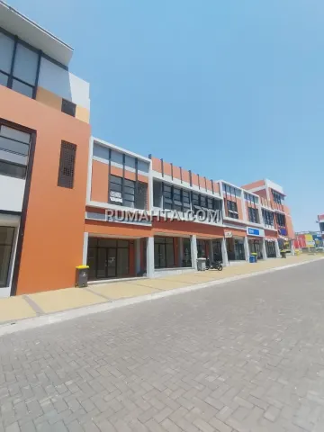 Ruko Makassar Lebar 5 Siap Pakai Lokasi Strategis depan Mall Summarecon Makassar
