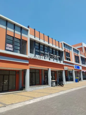 Ruko Makassar Lebar 5 Siap Pakai Lokasi Strategis depan Mall Summarecon Makassar