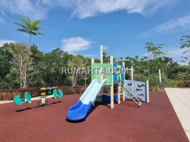 Jual Rumah 3 Lantai Posisi Hook Lebar 12 Type Morizen Summarecon Makassar