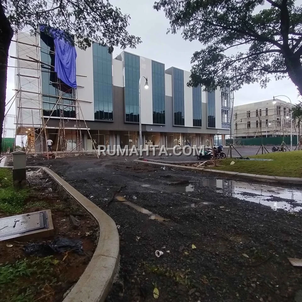 Ruko siap pakai jalur poros Summarecon Makassar lokasi strategis bisnis Ruko 3 lantai