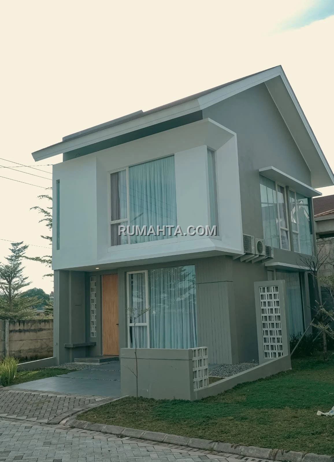 Rumah Mewah 2 Lantai Siap Huni di Bukit Baruga Antang Makassar – Tipe Padma