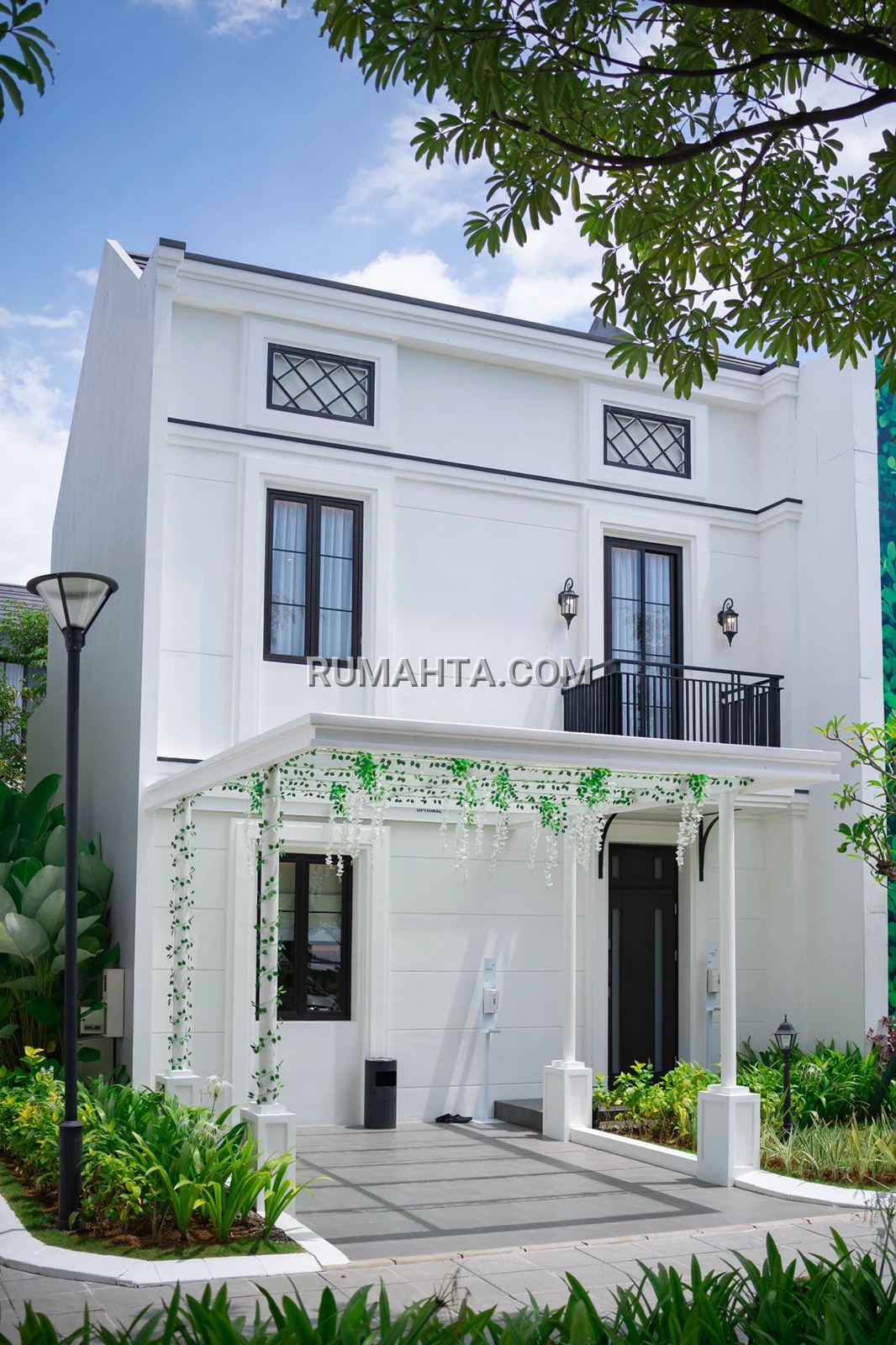 Dijual Rumah Makassar Unit Ready Siap Huni 2 Lantai Type Topaz Sherry Summarecon Makassar