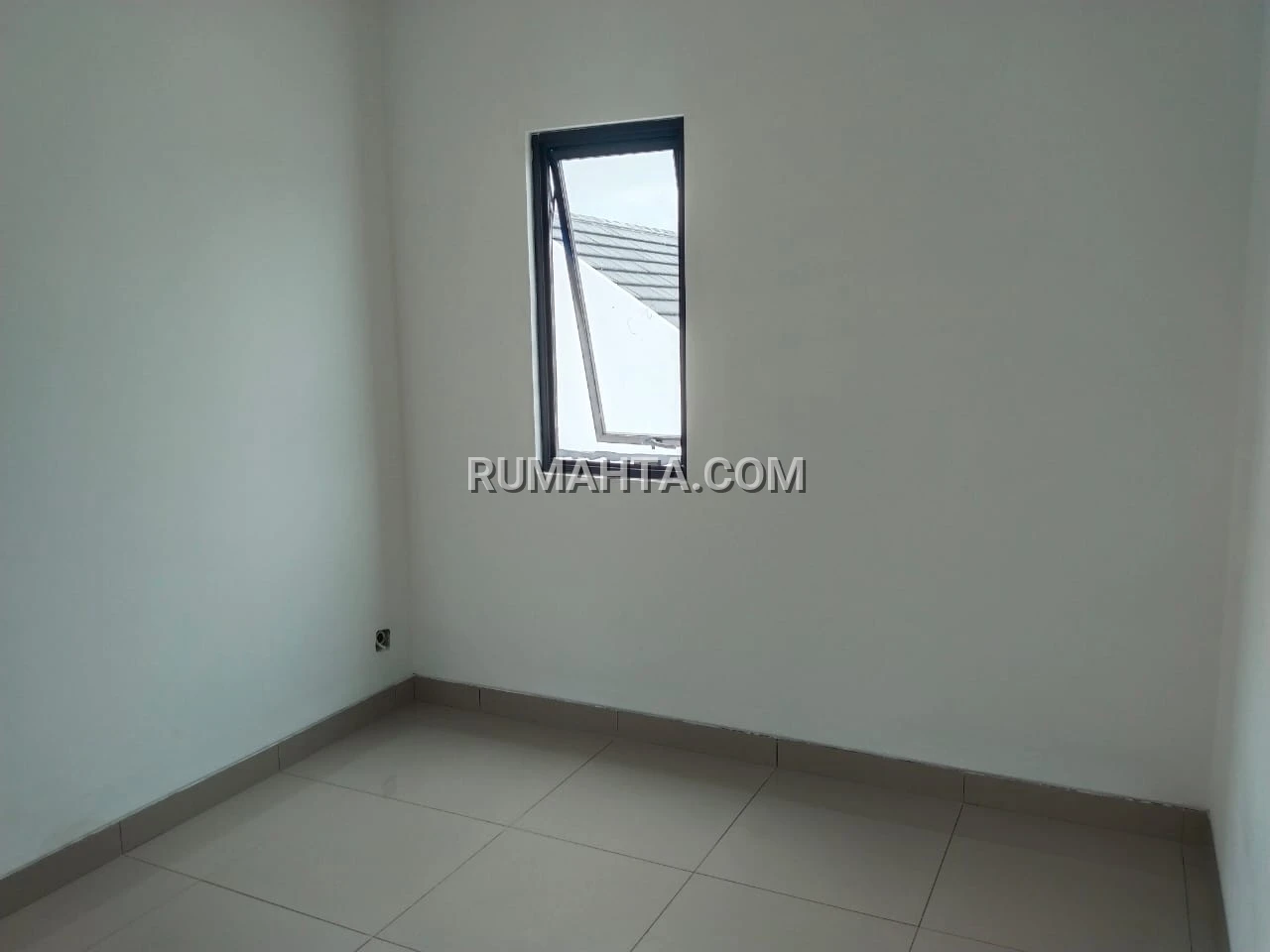 Rumah dijual dekat Kampus Ukip & Kantor Imigrasi Daya 2 Lantai Hanya 855 Jutaan