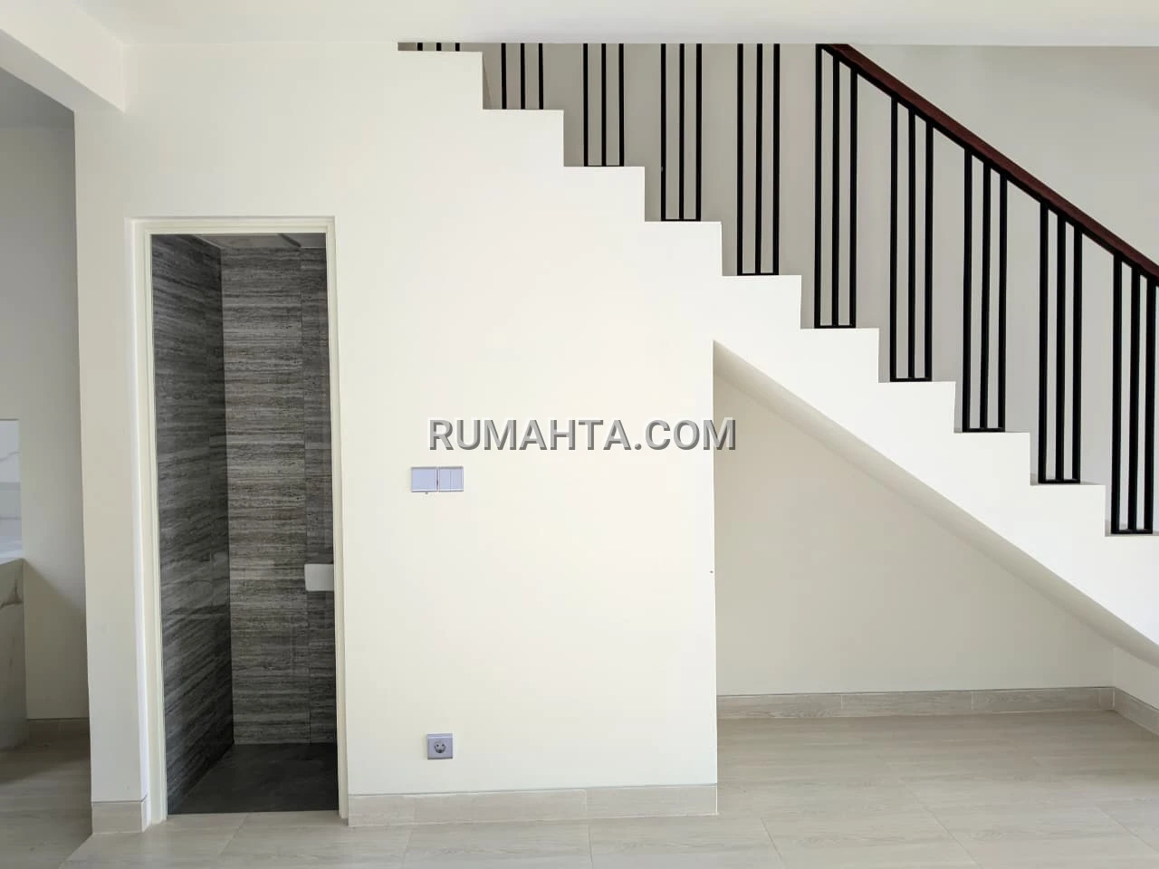 Rumah Posisi Sudut di Perintis Tamalanrea Dekat Dari Btp, Kampus Unhas & Rs Wahidin + Free PPN