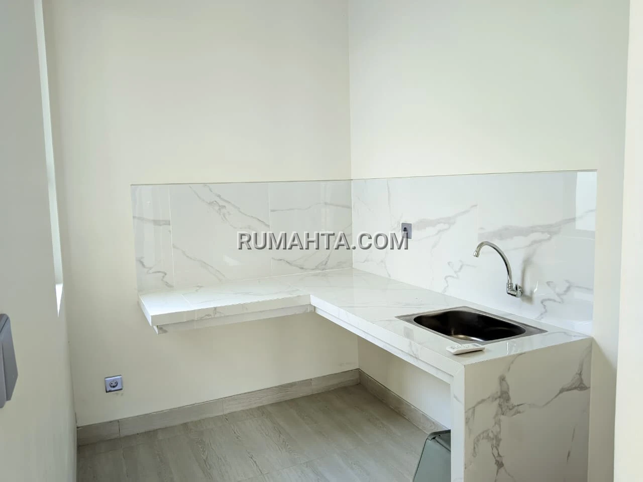 Rumah Posisi Sudut di Perintis Tamalanrea Dekat Dari Btp, Kampus Unhas & Rs Wahidin + Free PPN