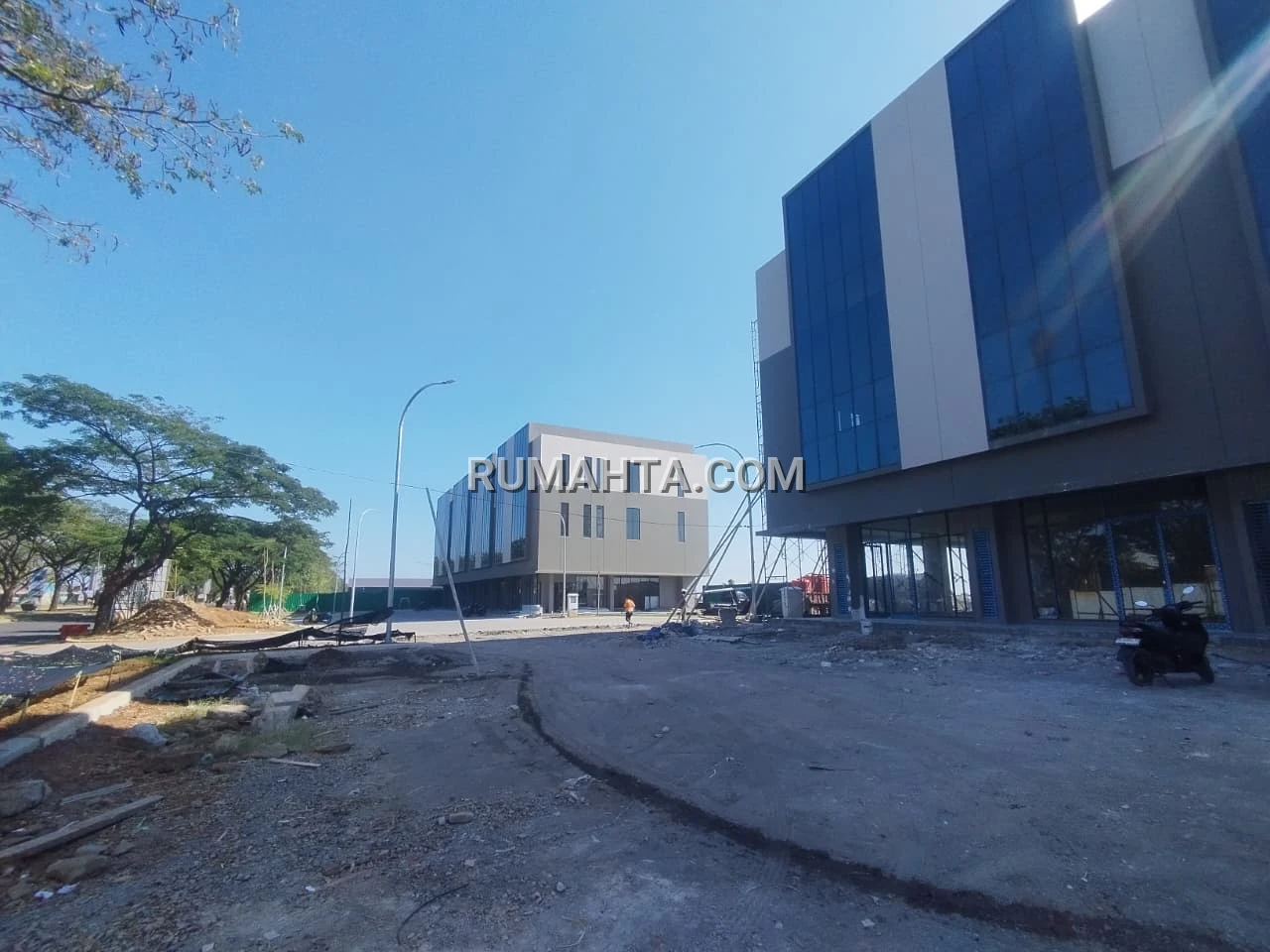 Ruko 3 Lantai Summarecon Makassar Siap Pakai, Cocok untuk Kantor dan Usaha