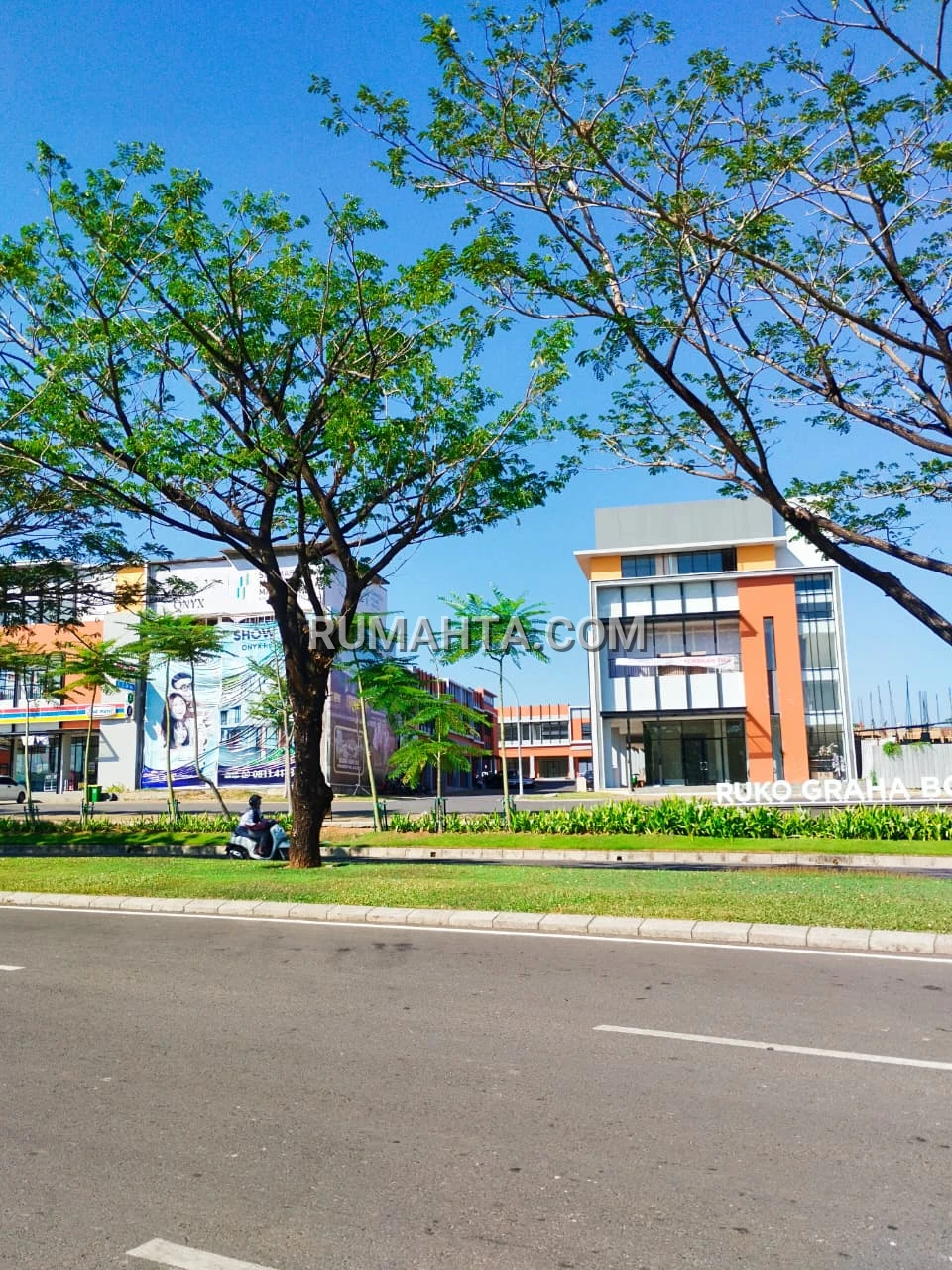 Ruko Graha Boulevard Summarecon Mutiara Makassar Ruko Siap Pakai 3 Lantai untuk Bisnis