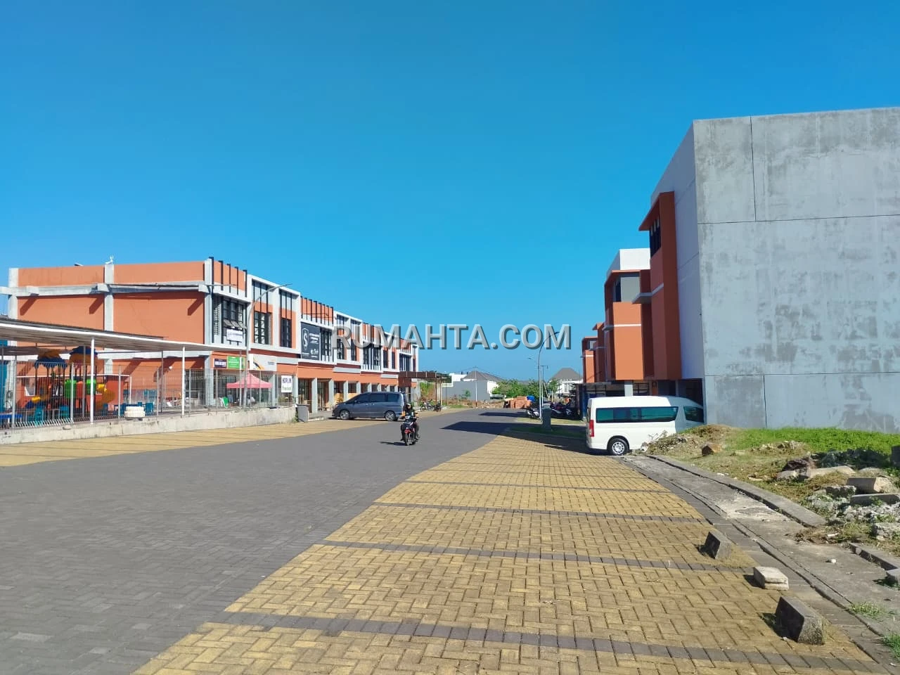 Ruko Graha Boulevard Summarecon Mutiara Makassar Ruko Siap Pakai 3 Lantai untuk Bisnis