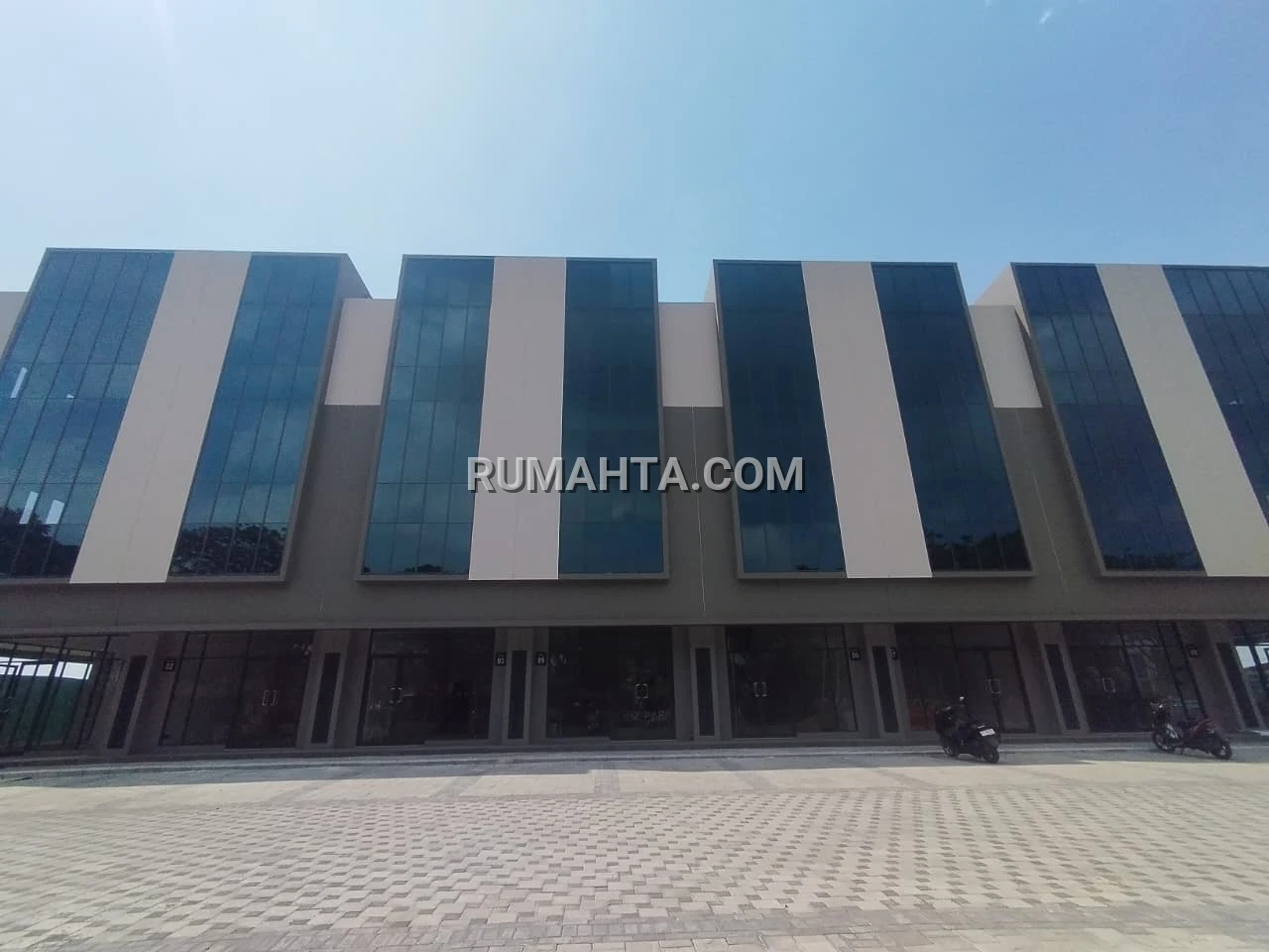 Jual Ruko Komersial 3 Lantai di Summarecon Mutiara Makassar Lokasi Strategis