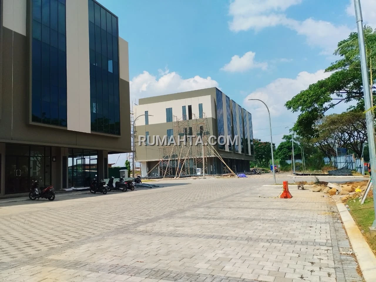Jual Ruko Strategis 3 Lantai di Summarecon Mutiara Makassar Siap Usaha