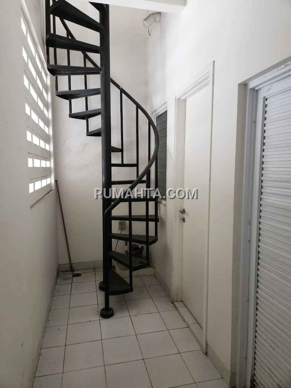 Jual Rumah Siap Huni Type Jade Summarecon Mutiara Makassar Posisi Sudut Strategis