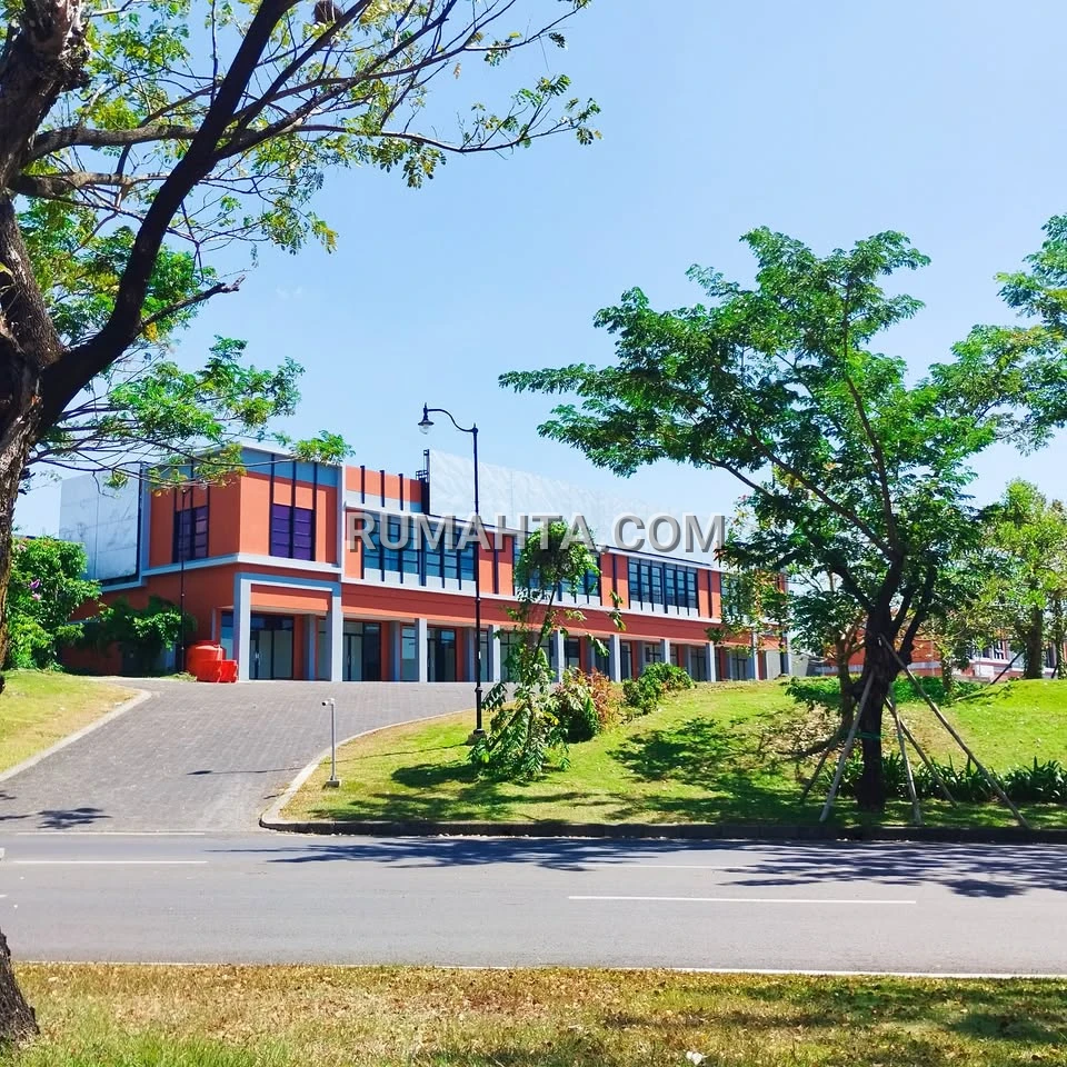 Ruko 3 Lantai Premium depan Mall Summarecon Makassar Posisi Hook Poros Jalan Summarecon