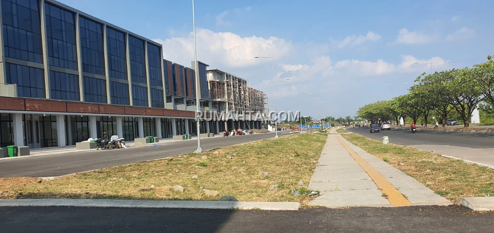 Ruko 3 Lantai di Perintis Tamalanrea Lengkap Dengan Balkon, Siap Pakai & Free PPN