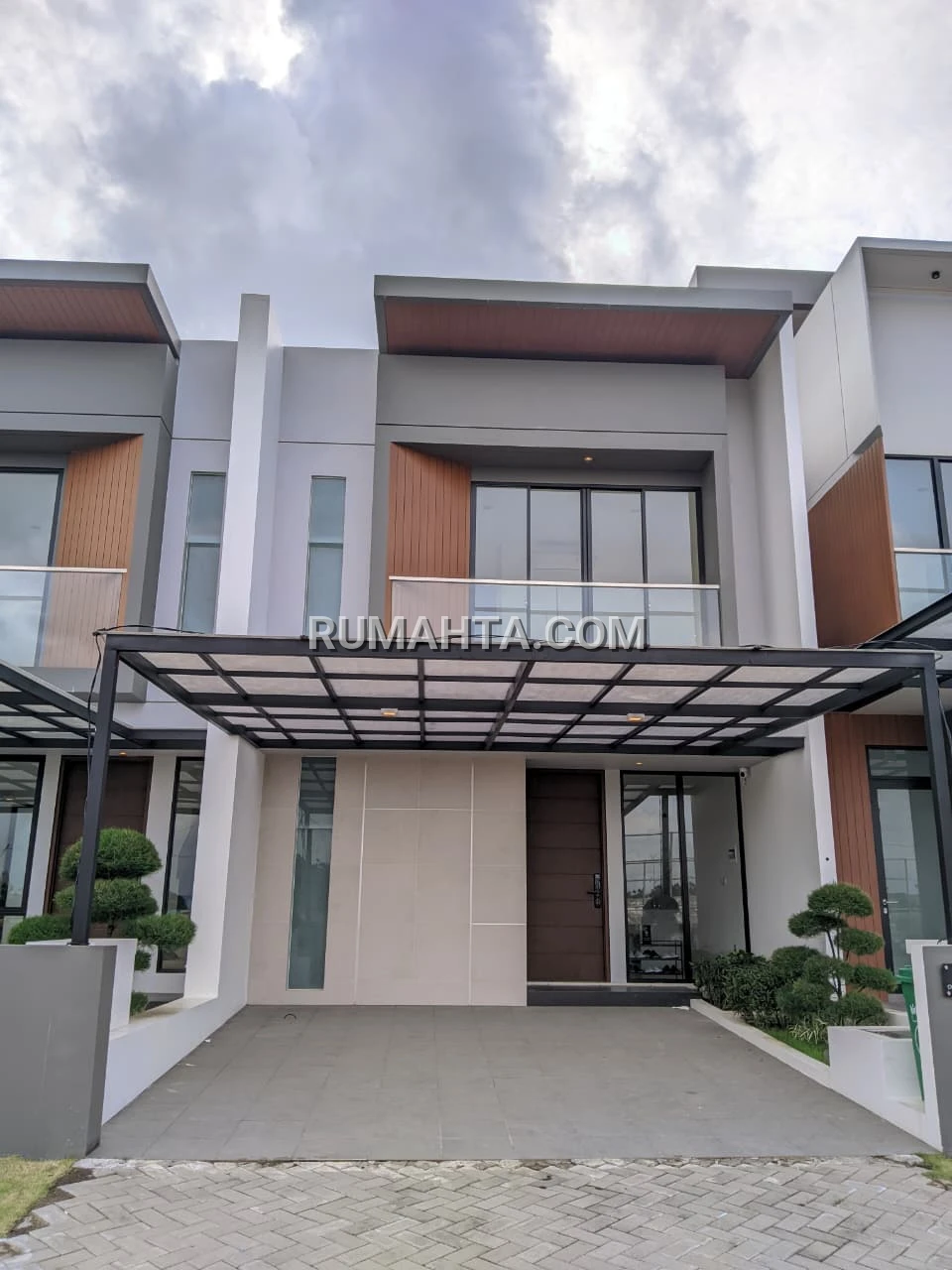 Rumah Modern Dekat Btp & Kampus Unhas – 2 Lantai 4 Kamar Tidur