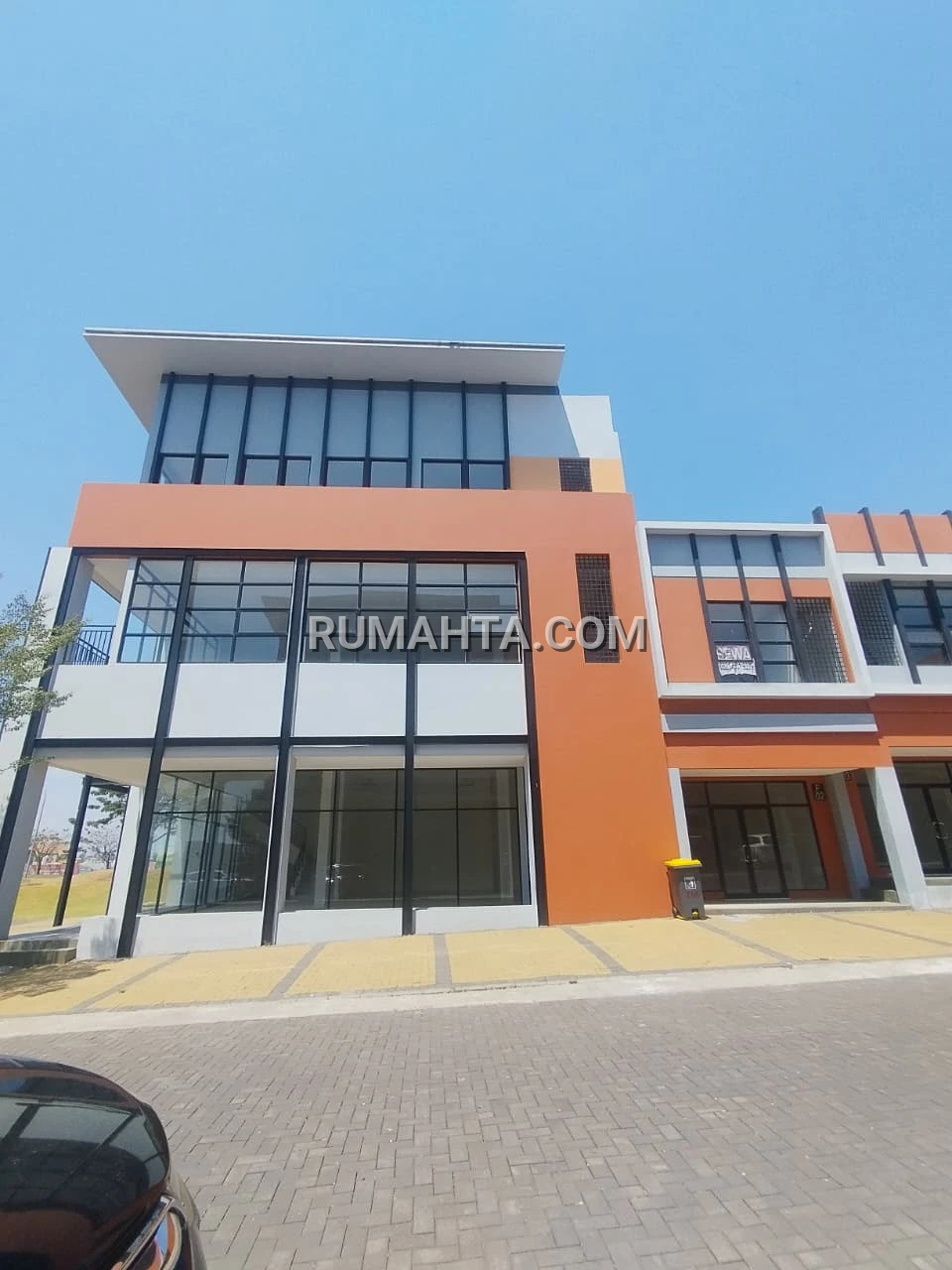 Ruko Makassar Lebar 5 Siap Pakai Lokasi Strategis depan Mall Summarecon Makassar