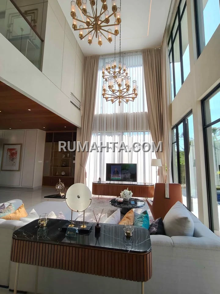 Jual Rumah 3 Lantai Posisi Hook Lebar 12 Type Morizen Summarecon Makassar