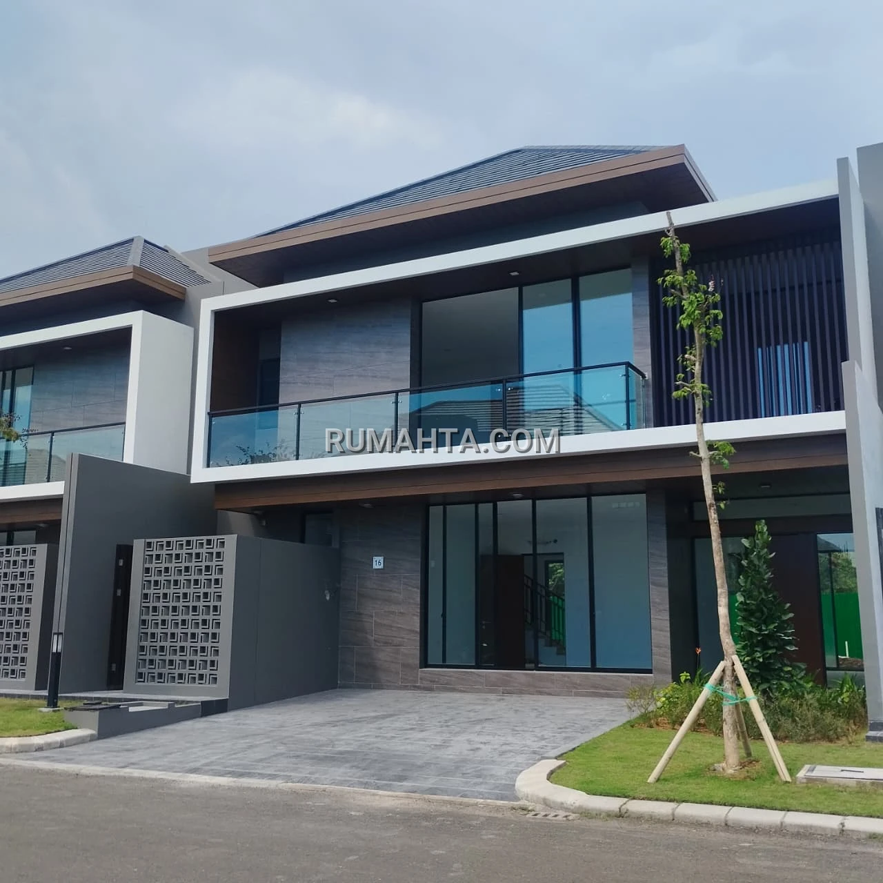 Rumah Mewah Siap Huni Di Makassar Promo Discount & Free PPN