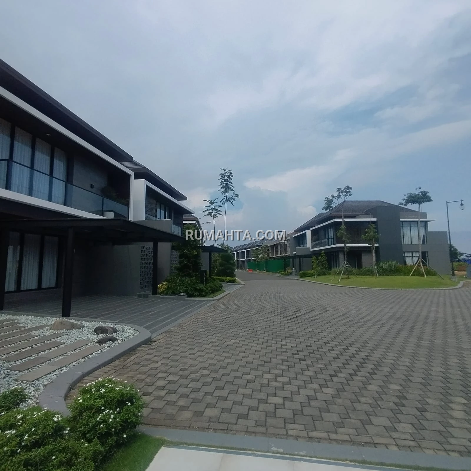 Rumah Mewah Siap Huni Di Makassar Promo Discount & Free PPN